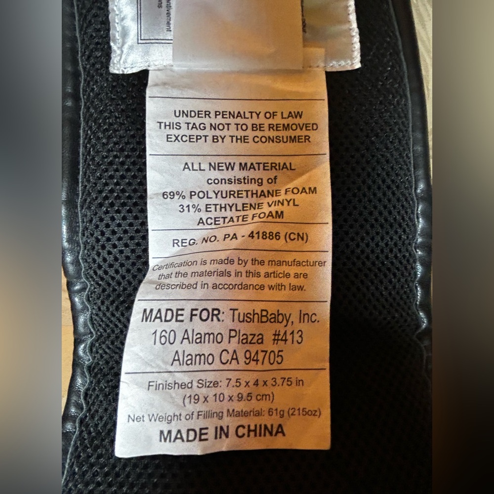 Quilted Black Faux Leather & Gold Accents Tush Baby, Baby/Child Carrier/Seat - Picture 11 of 16